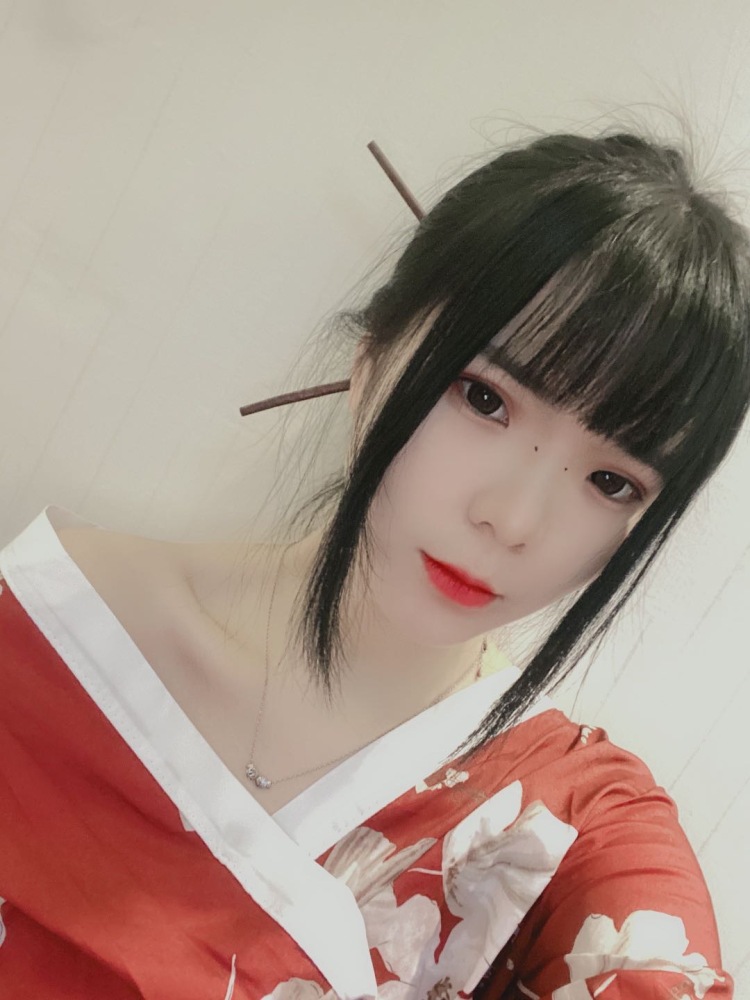 小卢🌙-贵州省·黔南布依族苗族自治州·都匀市-抖音-165cm,52kg可爱小清新,制服。好说话性格好,可尝试淑女性感风。不拖拖拉拉。喜欢简单明了
