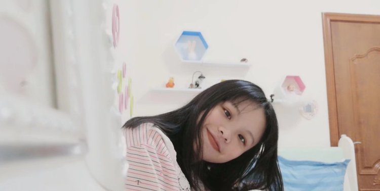 火柴妹-广西壮族自治区·来宾市·武宣县-抖音,微博,***-唱歌跳舞主持绘画书法尤克里里都会,平时经常玩***抖音微博,app推广买家秀都可以做。