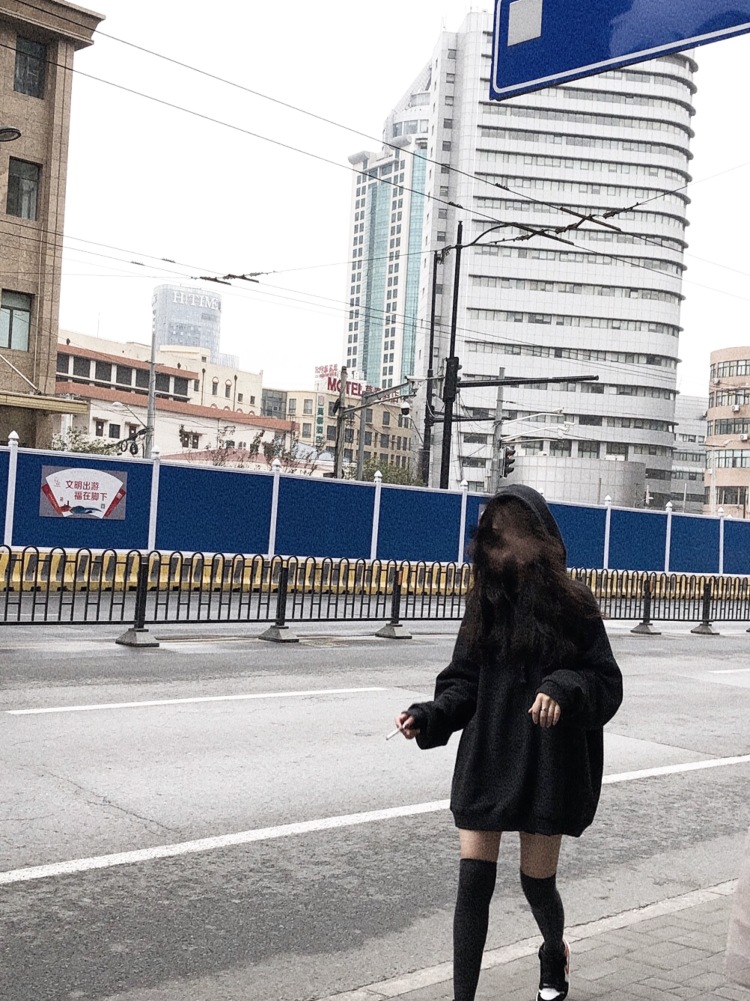 陈陈-上海市·上海市·闵行区-抖音，快手-160  48
淘宝钻号
喜欢网购 有各种风格
拍照非常非常🉑️
会p图
只拍高质量图
会尽量做到商家的要求