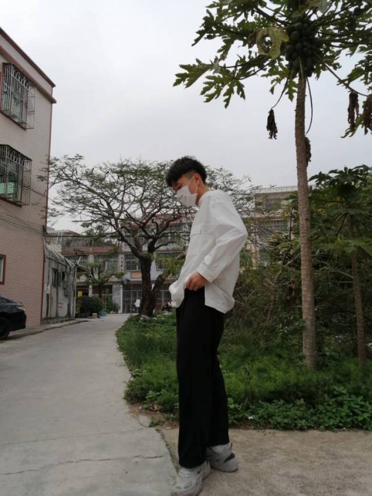 morning々-广东省·揭阳市·普宁市-抖音-买家秀,网拍。接单练习拍照技术,学生党一枚。费用多少无所谓,看着给。就喜欢拍照。