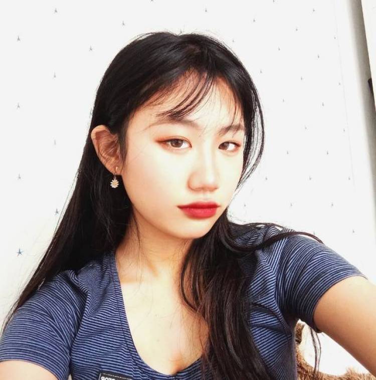 Giovanna_-四川省·内江市·东兴区-暂时还没有-本人舞蹈生
身高169cm,体重57kg,腰臀比0.69身材比例好,穿搭风格百变擅长化妆,喜欢拍照📸
想接网拍淘宝买家秀的单子,目前是新人价格美丽,希望有商家能够找我合作保准你满意~照片的话放了几张