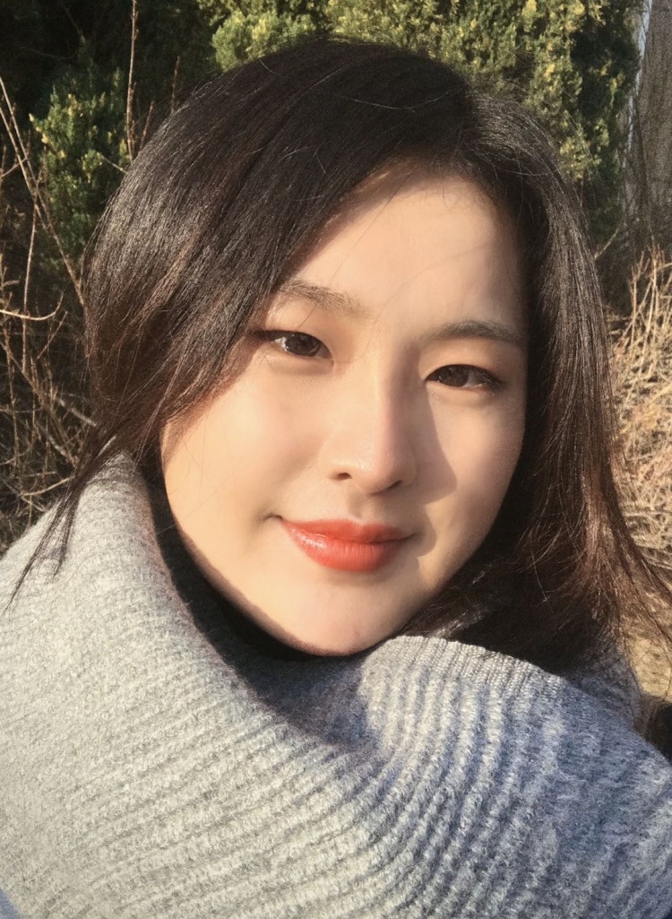 Cynthia-山东省·烟台市·莱山区-抖音、微博、***-喜欢拍照、化妆,有扎实的美术功底和基础,对艺术美学有一定的理解认知
接单服务范围:平面模特、主图拍摄、买家秀详情单、寄拍、送拍、街拍,可长期合作,可沟通拍摄要求
身高:165cm
体重:58kg
性别