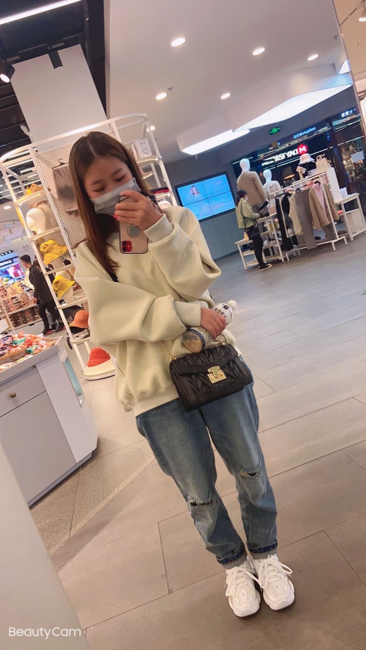 念-江苏省·泰州市·海陵区-陌陌-买家秀衣服鞋包各种小饰品,不修图才是真实的买家秀。不满意可以一直拍。
