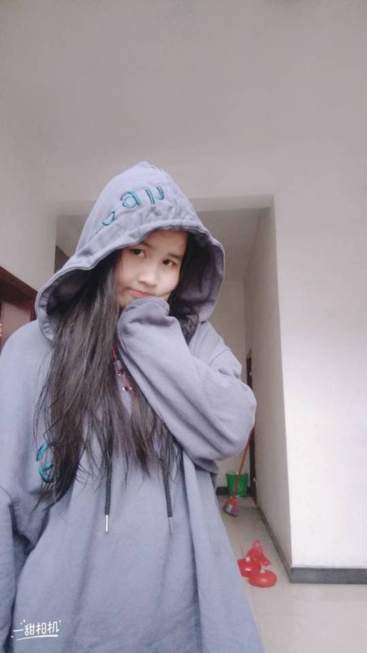 小余小余不多余-江西省·上饶市·广丰区-qq-三坑少女 平时大把时间 喜欢拍照 最近也在学习拍照ps 可拍买家秀 会尽量按照商家要求来拍
