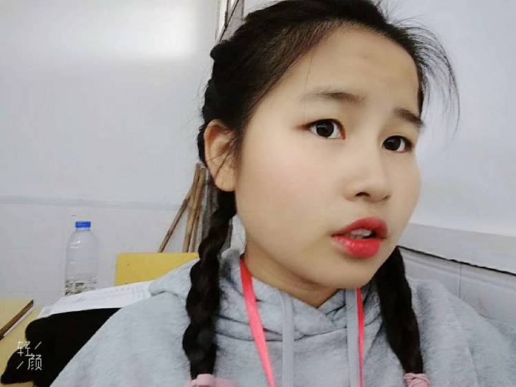 小余小余不多余-江西省·上饶市·广丰区-qq-三坑少女 平时大把时间 喜欢拍照 最近也在学习拍照ps 可拍买家秀 会尽量按照商家要求来拍