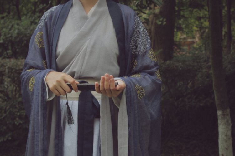 Assendra-四川省·成都市·都江堰市-抖音微博:安凡Assendra-04年女生,身高172,体重104斤,气质良好,性格开朗,接单平面模特,淘宝模特,可寄拍。