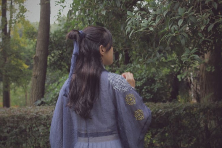 Assendra-四川省·成都市·都江堰市-抖音微博:安凡Assendra-04年女生,身高172,体重104斤,气质良好,性格开朗,接单平面模特,淘宝模特,可寄拍。