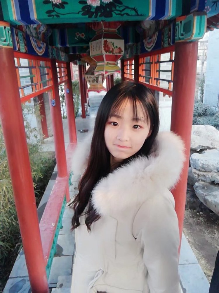 嬉皮姑娘-广西壮族自治区·桂林市·七星区-微-可以拍照修图化妆,寄拍买家秀都可以接单。希望可以愉快和你合作呀。