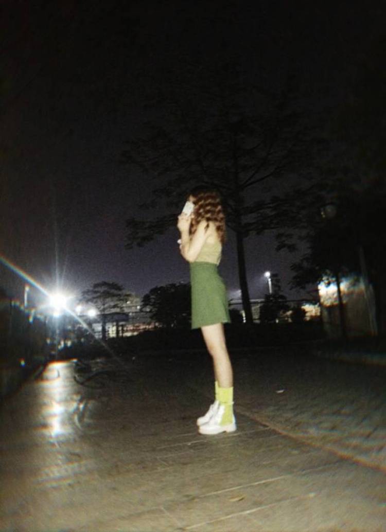 陈溜溜-广东省·东莞市·大朗镇-抖音 微博 *** 知乎 闲鱼-因为自由职业 平时空闲会拍照 比较会P图 图片很奈斯 然后想做一些网拍 淘宝模特 美瞳 衣服啥的抖音 *** 知乎等都有号  提升一下自己 多多学习