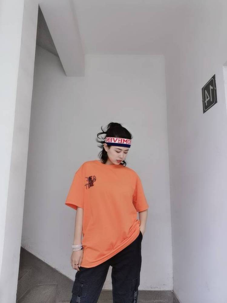 闹米-山东省·青岛市·崂山区-抖音 微博 快手-人美事少好说话 可重拍 有单反 会p图 会剪辑 出片好看 各种短视频软件都会玩 风格多变 可甜可盐