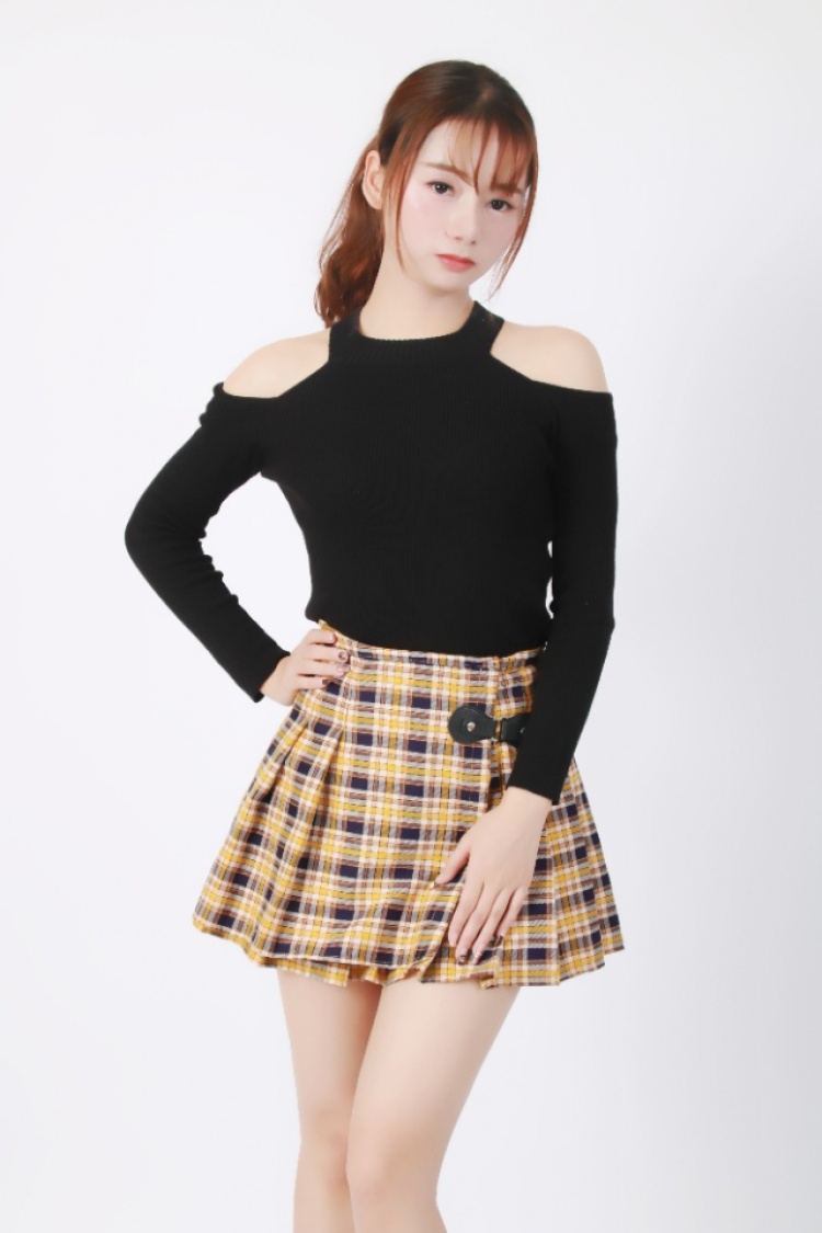 鱼-广东省·东莞市·寮步镇-微信,抖音-168cm 54kg 作为一个国际彩妆外贸员和兼职模特,精通英语,粤语,普通话。 我对流行,彩妆时尚服装搭配和色彩搭配都有着超群敏锐度和走在前沿的审美,欢迎网拍单,和淘宝店家的详情页拍摄。
