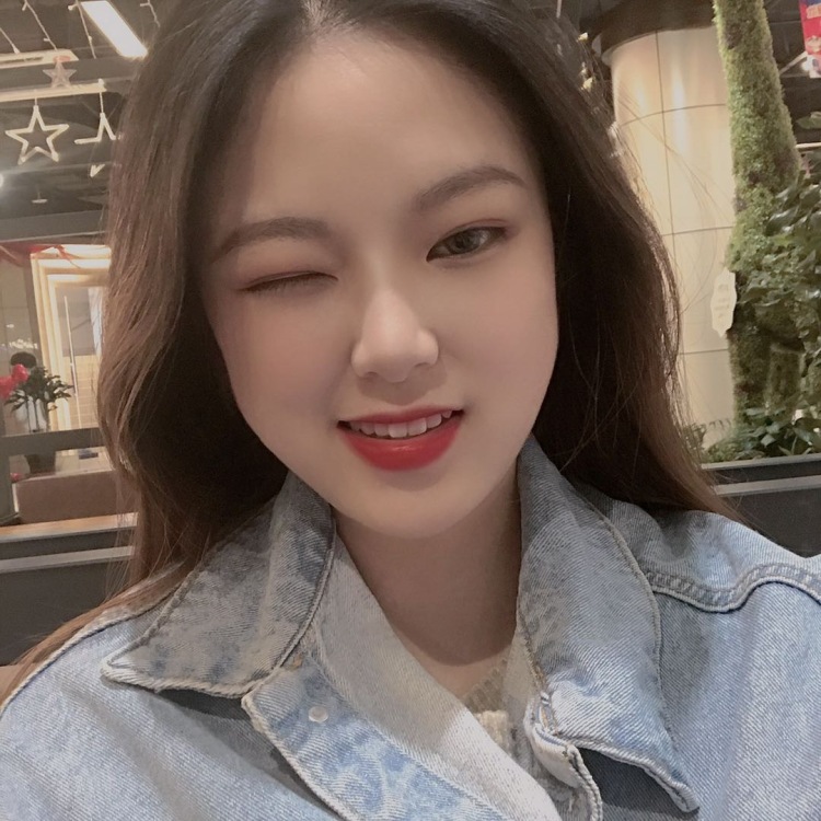 人间趣味-云南省·玉溪市·红塔区-微博-喜欢拍照 会化妆 会修图 爱逛街
高个子女孩穿搭
风格多样
淘气值超过500
能拍出高质量的反馈图
