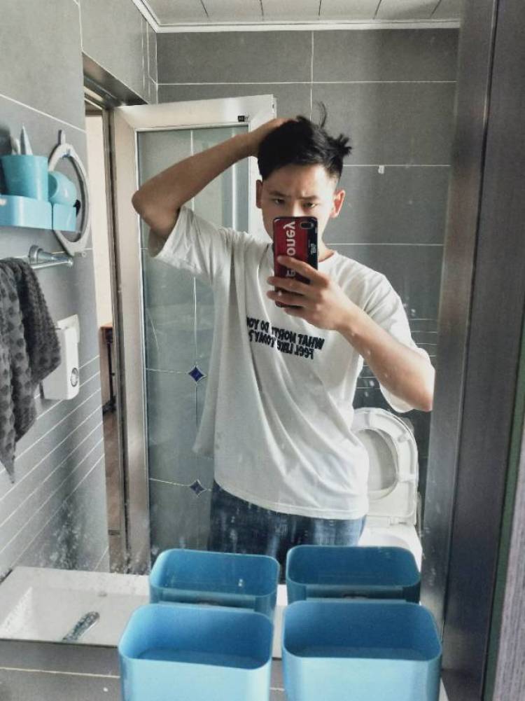 只在你的全世界停留-云南省·昆明市·官渡区-快手 知乎-我个人喜欢健身,身材还可以,喜欢拍照,在快手上发步过作品,当前有193的粉丝