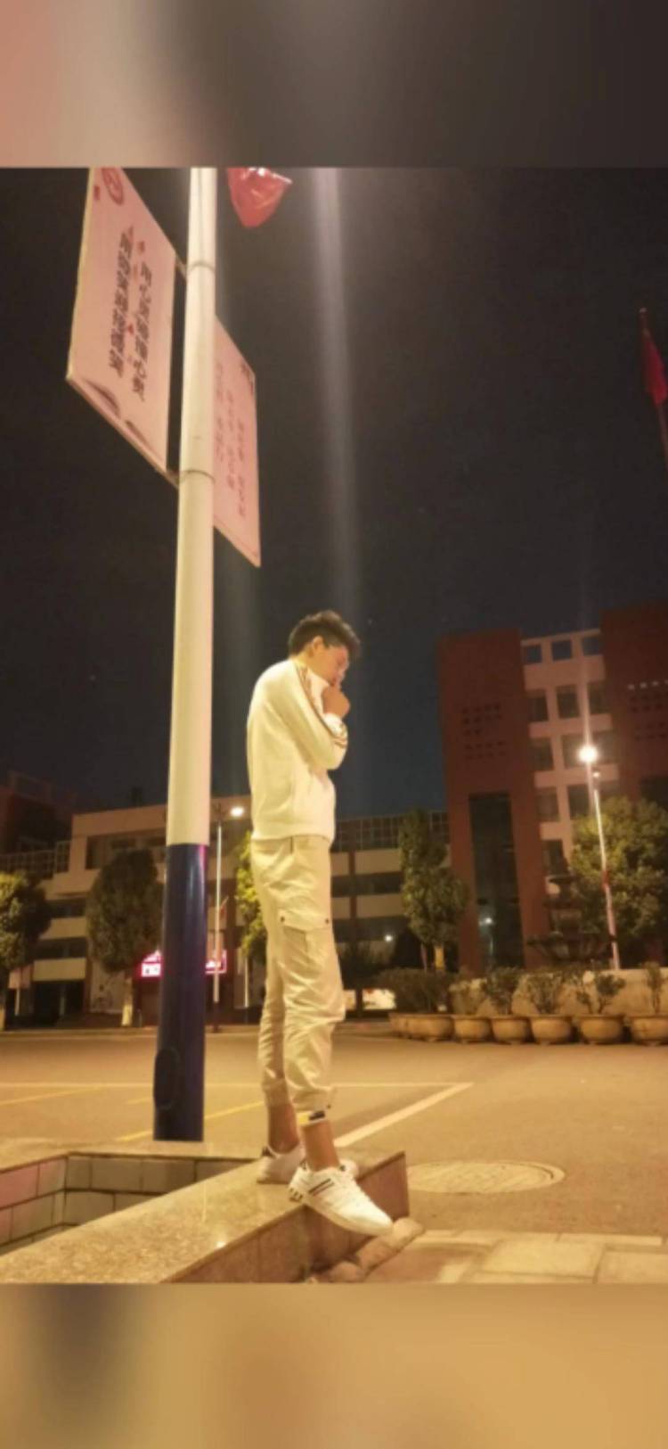 只在你的全世界停留-云南省·昆明市·官渡区-快手 知乎-我个人喜欢健身,身材还可以,喜欢拍照,在快手上发步过作品,当前有193的粉丝