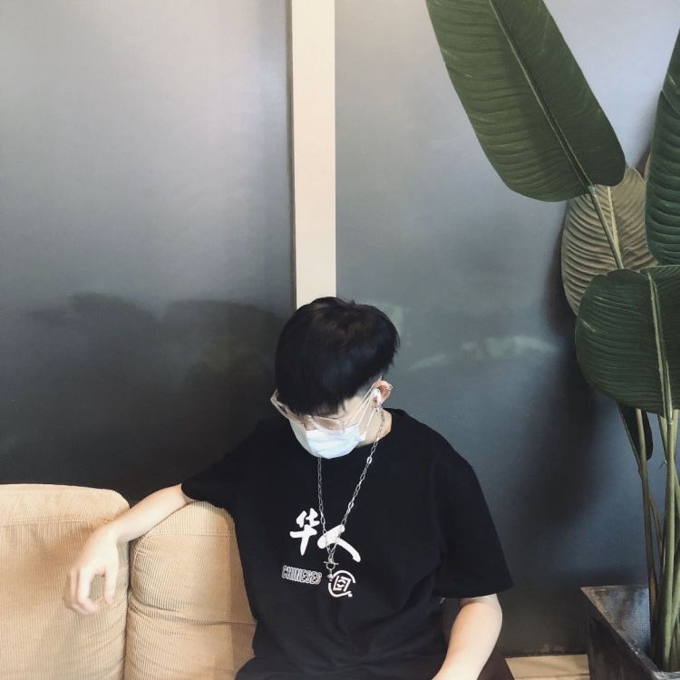 珠海权志龙-广东省·珠海市·香洲区-抖音微博公众号朋友圈-我是新手学生。擅长拍照篮球和钢琴,可以接买家秀、免费试用等东西,可露脸可不露..求带!