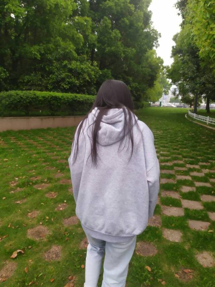 小余小余不多余-江西省·上饶市·广丰区-qq-买家秀 佣金单文字单都可以!QQ有六百多好友 vx有两百多 快手一百八十个粉丝 如果拍买家秀可帮宣传!!求求商家给个机会!!