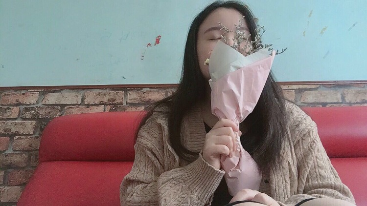 越努力越幸运-湖南省·长沙市·芙蓉区--爱拍照,喜欢尝试不同风格,有耐心有责任心能够认真完成每一件事情,希望长期合作。