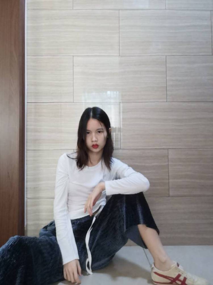 kkkkkkk💕-广西壮族自治区·玉林市·玉州区--身高165
体重86
风格都可,买家秀兼职单礼品单都可以啦
喜欢拍照,各种穿搭,学前教育专业什么都会一点,性格可😆