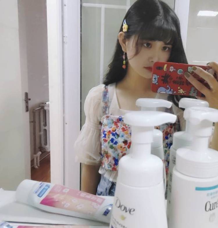 六个金-江苏省·南通市·如皋市--买家秀接单啦,在校学生,爱美食奶茶店打卡,另淘宝账户淘气值1650,三钻,会p图