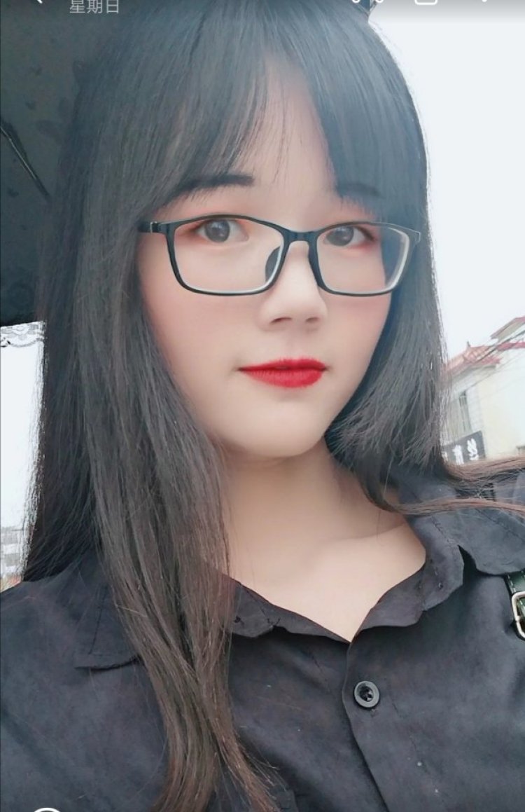 沐苓-河南省·驻马店市·正阳县--以前做过买家秀、声播,声音清甜好听
有一定声播经验。
喜欢拍照会P图,气质偏温婉端庄古风;
也喜欢暗黑系酷酷的风格;偶尔也会穿jk,可盐可甜萝莉风;高跟鞋配正装职场风格也是满满的!