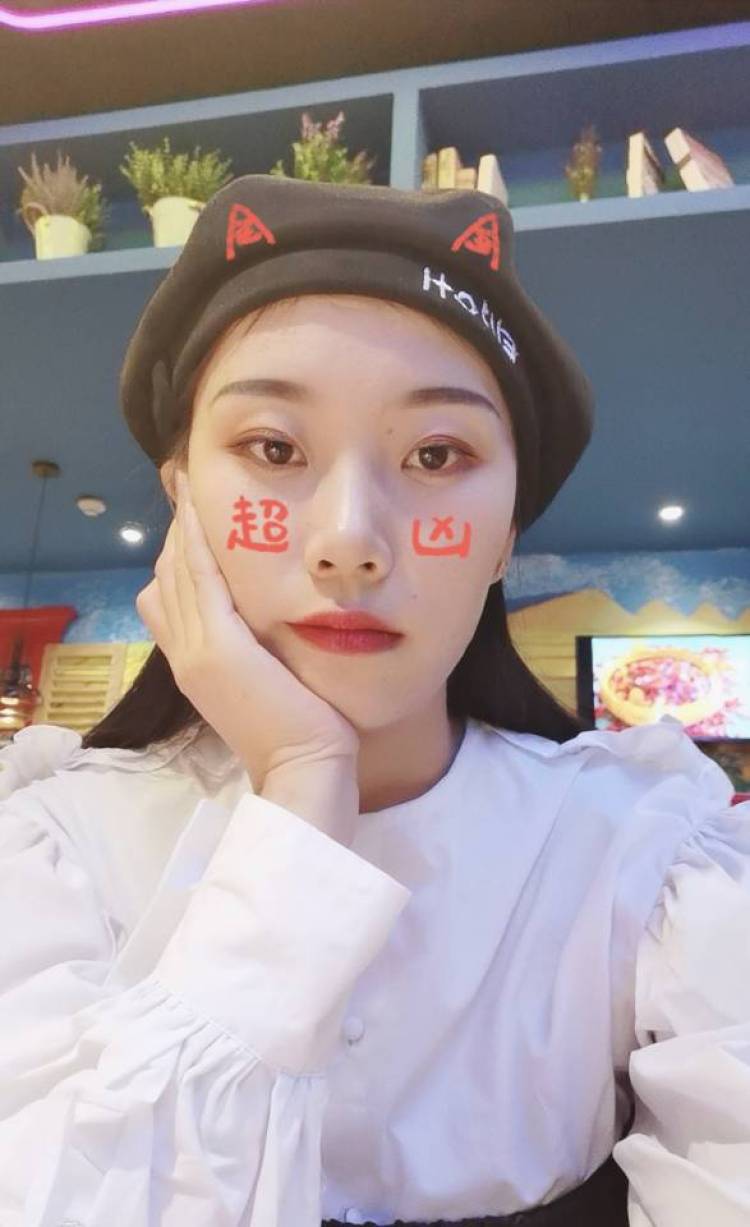 李肉肉💋-内蒙古自治区·鄂尔多斯市·东胜区-朋友圈-买家秀,直播,风格多变。各种工作只要稍微指导都可以做的。希望各位老板给我个机会万分感谢