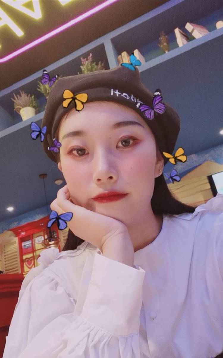 李肉肉💋-内蒙古自治区·鄂尔多斯市·东胜区-朋友圈-买家秀,直播,风格多变。各种工作只要稍微指导都可以做的。希望各位老板给我个机会万分感谢