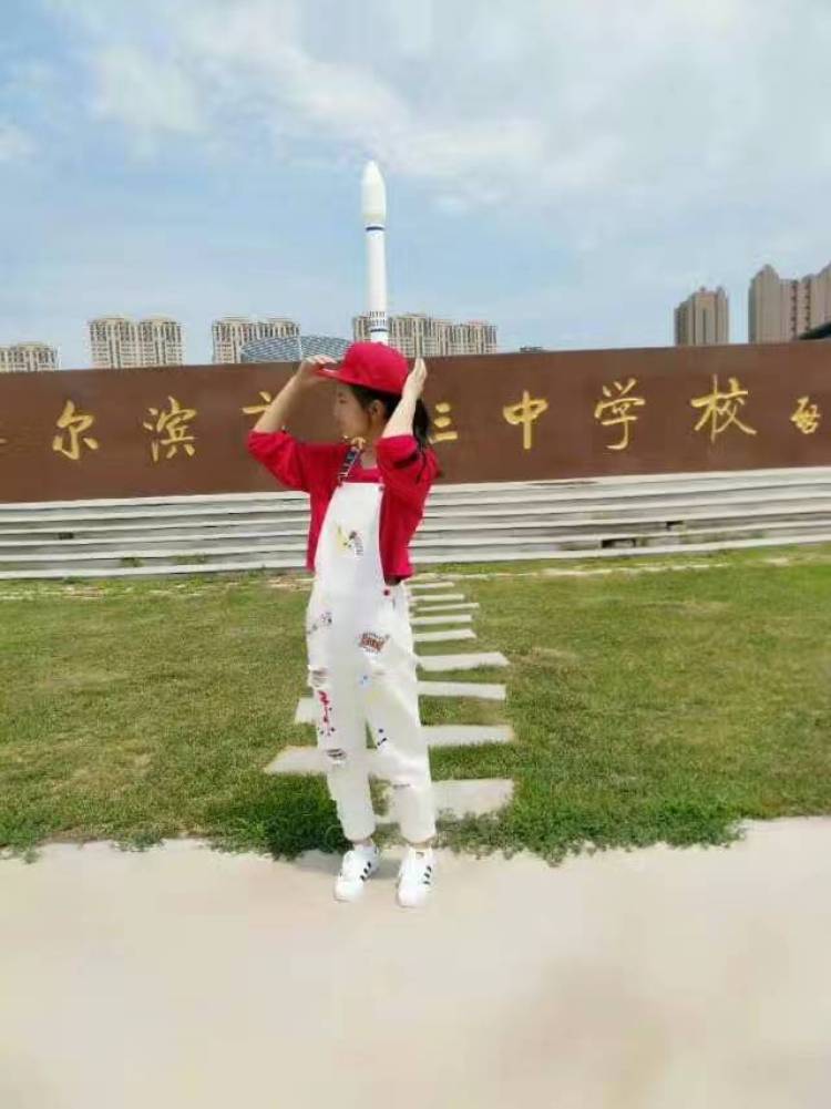 解惑大师-黑龙江省·哈尔滨市·香坊区-抖音-会拍照 会ps
学过舞蹈，是一名大学在校生
身高170 体重52
可接买家秀，网拍