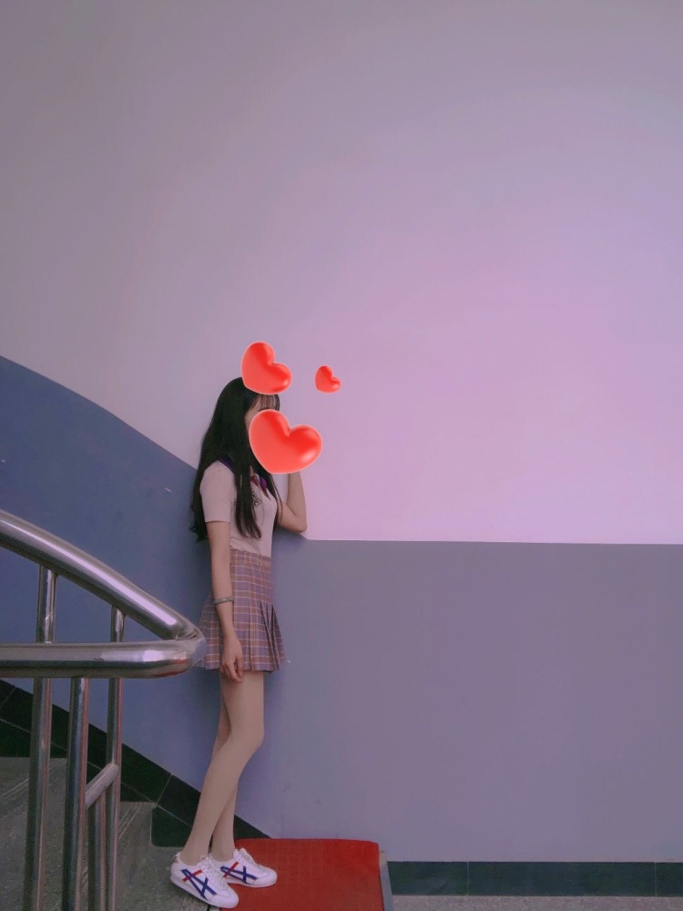 🖤苏果 🍊-浙江省·金华市·永康市--身高165
体重98
喜欢拍照P图,各种穿搭,腰直腿细,
可接买家秀,送拍,推广,服装,饰品都可以