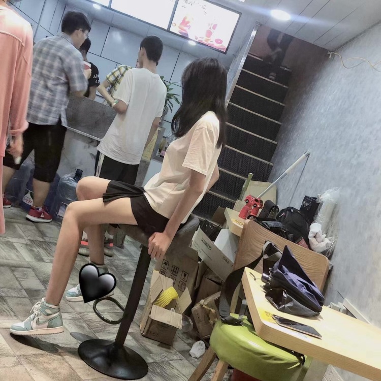 小王子-吉林省·吉林市·昌邑区-抖音 微博-身高170体重50
喜欢拍照搭配 学生党一枚
有充裕的时间 有意向者联系我
