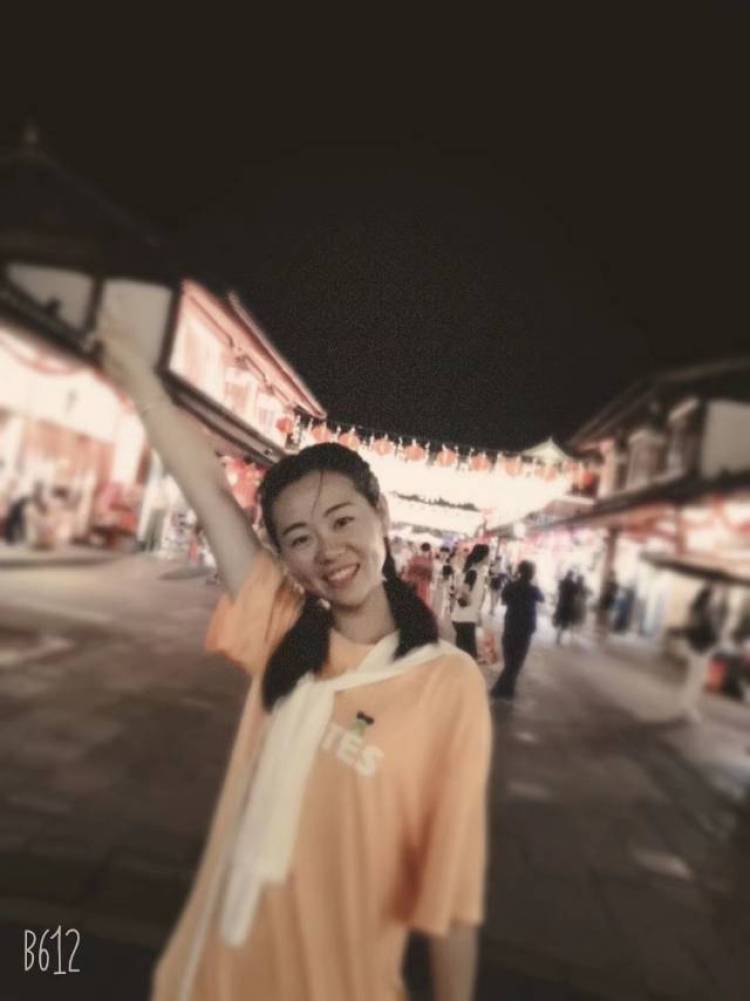 大婷子-重庆市·重庆市·渝中区--我是新人,以前没有做过,可以接买家秀,线上直播也可以试试。会织头发,各种发型都可