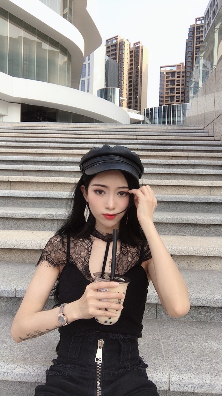 九儿-广东省·中山市·西区街道-抖音-平时爱拍照,爱拍视频,买家秀、直播带货、短视频创作、网红店探店打卡、商业演出(仅限舞蹈的商演)都可以,需要合作的商家可以联系我哦!