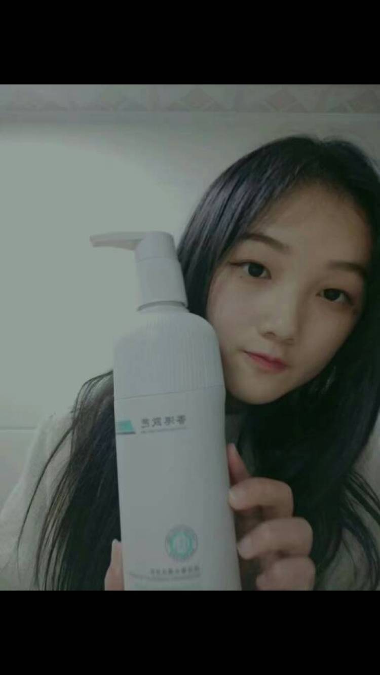 十一-湖南省·娄底市·新化县-QQ好友-图片是最近接的一个洗发水的单子,拍的小视频截了3张图,发现我还蛮适合这种风格的嘻嘻。
夏天要来了,想接漂亮的小裙子,衣服单子,最好不用寄回的那种,各位商家大大想一下,佣金加邮费是不是和衣服成本差不不多