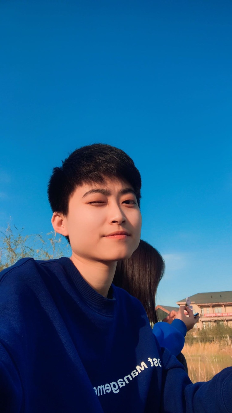 ____ 婪-辽宁省·沈阳市·和平区-抖音,微博,快手-拍摄抖音,有宠物,有单反相机会简单ps修图,有吉他,尤克里里电子琴等乐器