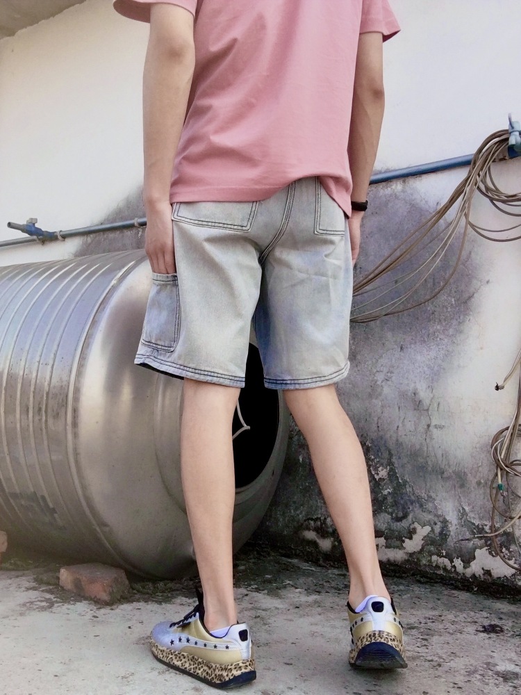 刘佳明-四川省·成都市·金牛区--买家秀，平面模特，约拍。
形象过关，身材比例协调。腿细，脚小，单眼皮。
