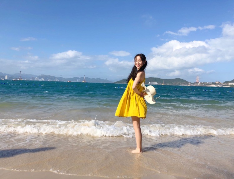 周大小姐-浙江省·杭州市·江干区-抖音-非常喜欢拍照,想做模特的行业,做很久的那种,长相属于甜美可爱风,出去玩最大的乐趣就是拍照片,拍到好看的照片会很开心,在找工作,全职兼职买家秀都可以,汉服和服jk都很喜欢,平时穿S或者xs,三围84-5