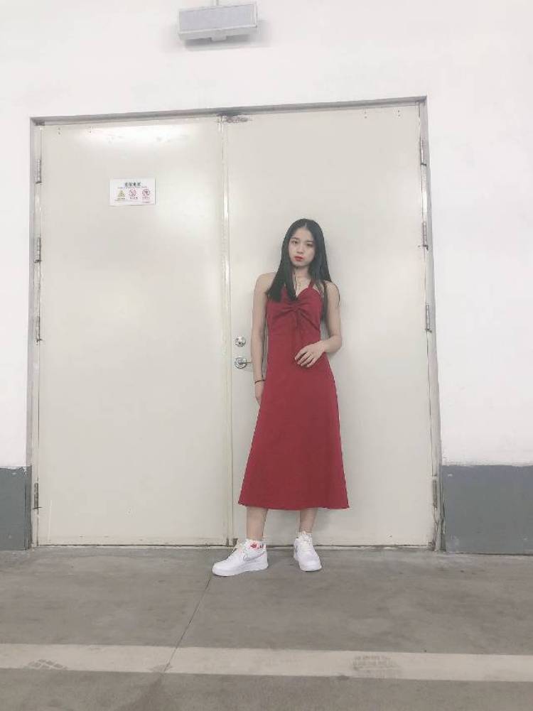Mxy-吉林省·四平市·铁西区--本人可塑性强,身高165,体重95
老板提出的要求我会尽力去做到,虽然玩的社交广大软件没有什么粉丝,因为我没发什么作品,如果想让我推广产品,开箱测评的话,我也可以慢慢去做,慢慢涨粉。可拍买家秀做网拍模