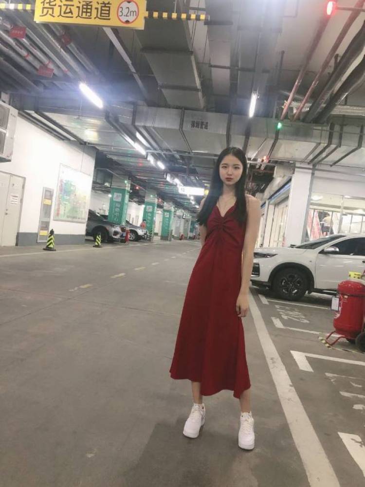 Mxy-吉林省·四平市·铁西区--本人可塑性强,身高165,体重95
老板提出的要求我会尽力去做到,虽然玩的社交广大软件没有什么粉丝,因为我没发什么作品,如果想让我推广产品,开箱测评的话,我也可以慢慢去做,慢慢涨粉。可拍买家秀做网拍模