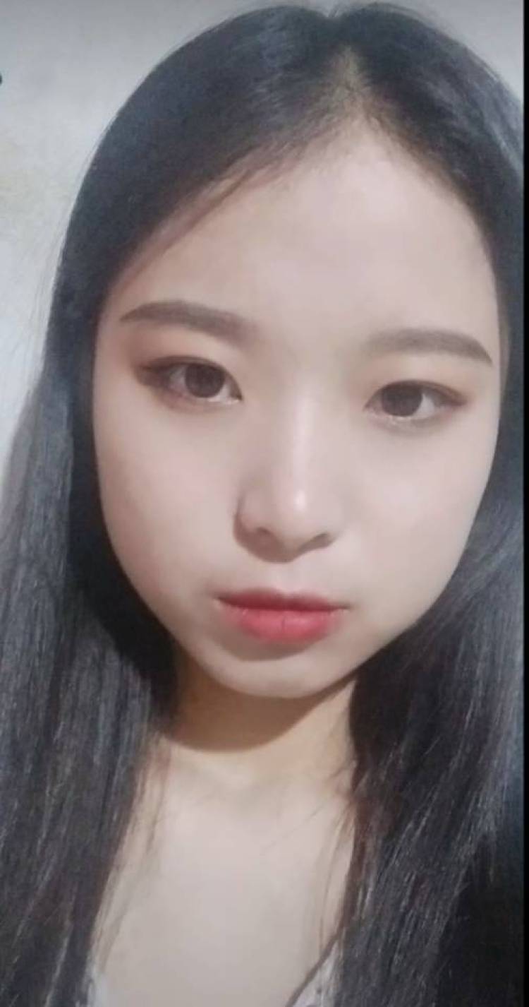 Mxy-吉林省·四平市·铁西区--本人可塑性强,身高165,体重95
老板提出的要求我会尽力去做到,虽然玩的社交广大软件没有什么粉丝,因为我没发什么作品,如果想让我推广产品,开箱测评的话,我也可以慢慢去做,慢慢涨粉。可拍买家秀做网拍模