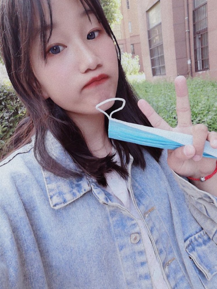 刘轻月XCHNXHW.-安徽省·阜阳市·颍州区-知乎抖音-我是一名十六岁的学生,平时喜欢唱歌表演,也很喜欢拍照,希望有机会可以尝试一下,谢谢!