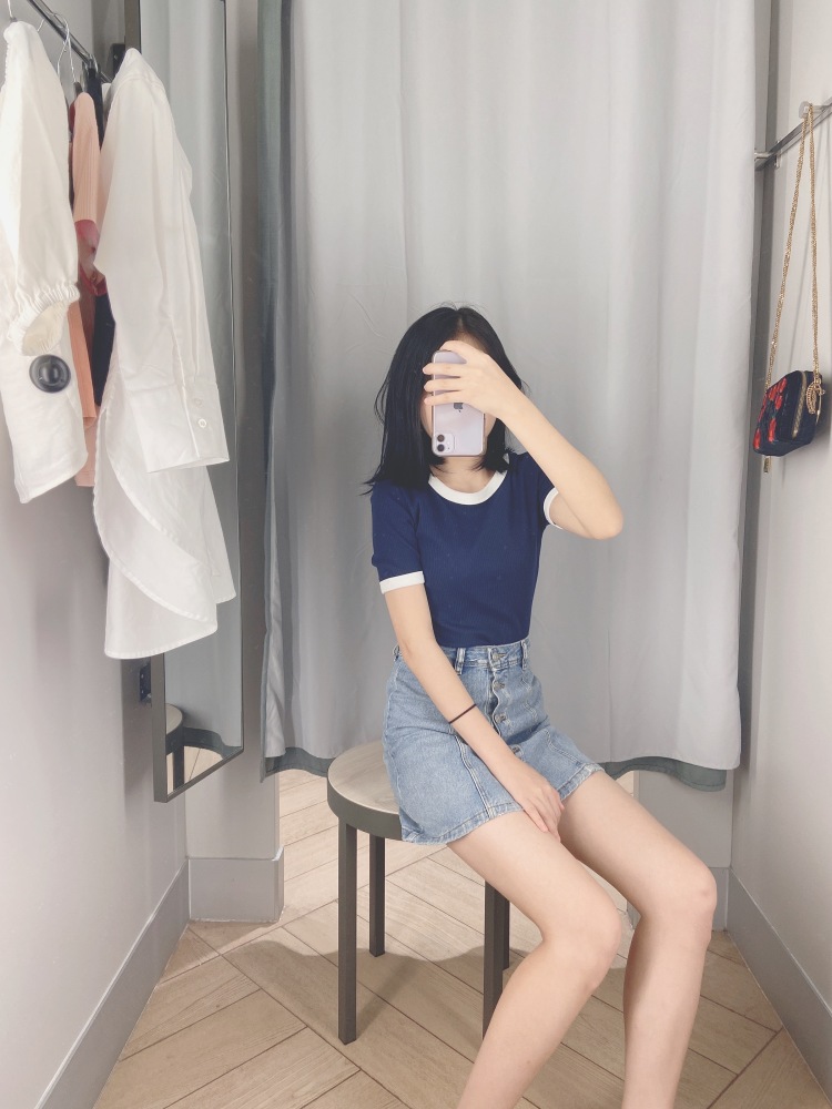 Anna💋-广东省·广州市·越秀区-抖音，***-可爱的小女孩，身高160，体重83斤，淘气值800+,接买家秀，网拍，寄拍，送拍，诚实守信，会拍照修图搭配衣服简单的视频剪辑，认真有责任心，不会也可以学，快快联系我吧