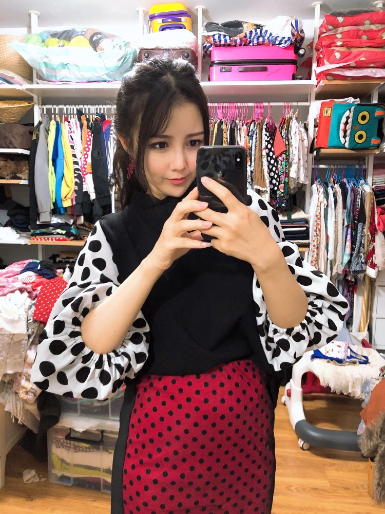 Eve🎁晒娃狂魔🕺🏻阿胶大王-北京市·北京市·顺义区-抖音 微博 美图秀秀 *** -特长 服饰搭配 从小对时装感兴趣 学过化妆 喜欢自拍 很有镜头感 可以做高质量买家秀 短视频带货 开箱测评等 两个儿子也非常可爱 可以做亲子拍摄
随便找了几张最近拍的没修过的原图