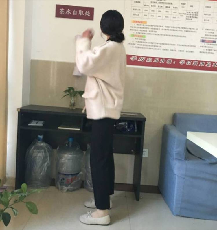 kk.-湖北省·荆州市·监利县-抖音，快手，微博，今日头条-身材好会拍照想做网拍如果可以，希望我们合作愉快 喜欢唱歌跳舞 身高165 体重92