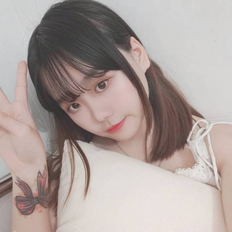 杏里-广东省·东莞市·虎门镇--18岁,155cm,45kg,
OPPO手机拍摄,
小个子韩系风格/
可爱甜美风格/
温柔小清新风格