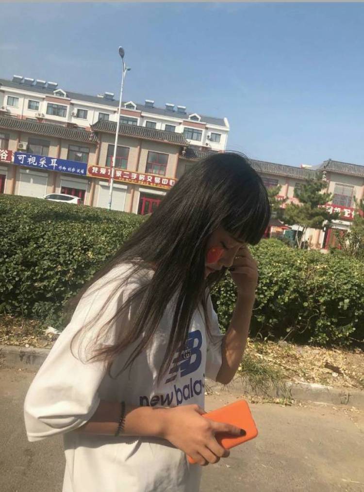 马明珠-山东省·滨州市·邹平县-快手 ***-会批图爱好拍照 在校学生 本人接单 保证高质量完成 有意向者联系我