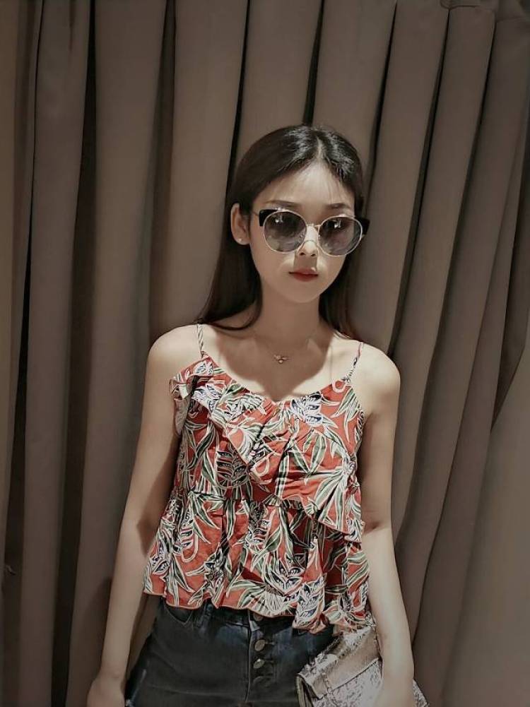 简单-陕西省·铜川市·王益区--平时兼职做礼仪模特,爱好拍照,演戏等,现在也从事演员工作,可以接淘宝单