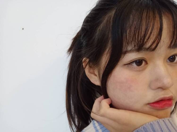 蜜桃-广西壮族自治区·河池市·宜州区-快手-新人。
身高163，体重46kg。喜欢音乐，喜欢舞蹈，身材较好，骨架小，三围86.62.89面容姣好，五官端正，认真出图，诚信待人！可兼职平面模特，淘宝买家秀，卖家秀，瞳模，脚模，手模，首饰。
开箱测