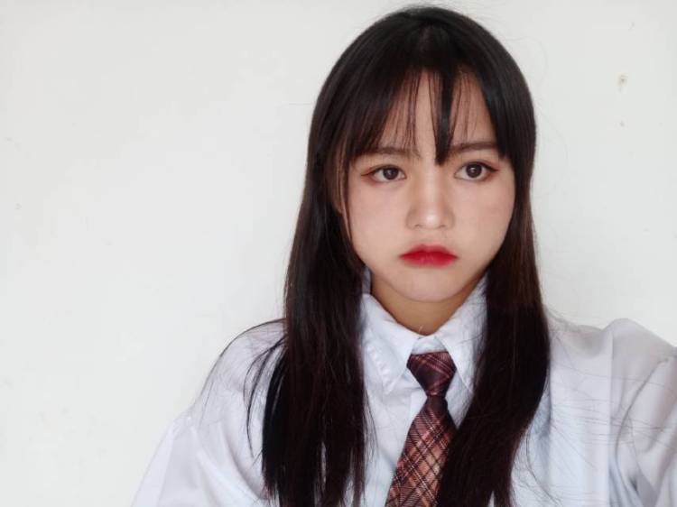 蜜桃-广西壮族自治区·河池市·宜州区-快手-新人。
身高163，体重46kg。喜欢音乐，喜欢舞蹈，身材较好，骨架小，三围86.62.89面容姣好，五官端正，认真出图，诚信待人！可兼职平面模特，淘宝买家秀，卖家秀，瞳模，脚模，手模，首饰。
开箱测