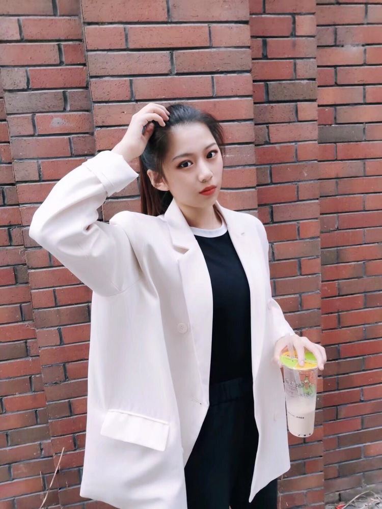 蕊-黑龙江省·哈尔滨市·方正县-抖音 快手 微博 -接买家秀 开箱测评 喜欢拍照会p图会化妆 质量保证🌟 拍到您满意为止
身高167 喜欢尝试多种风格