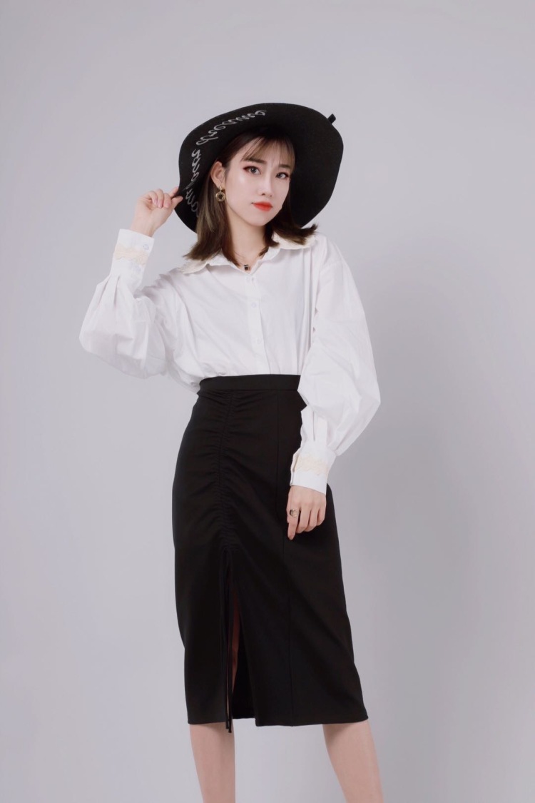 A*🔱精品欧韩货女装-福建省·泉州市·晋江市-抖音,***-本人是做兼职服装模特和脚膜!有长期经验希望有商家合作拍版可以寄拍 效果包你们满意 照片可以自己修 自己拍或者找更好颜值小姐姐拍都可以