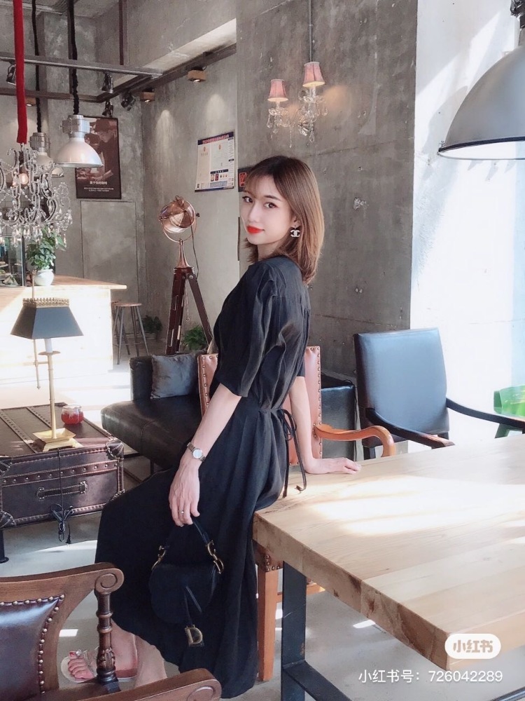 A*🔱精品欧韩货女装-福建省·泉州市·晋江市-抖音,***-本人是做兼职服装模特和脚膜!有长期经验希望有商家合作拍版可以寄拍 效果包你们满意 照片可以自己修 自己拍或者找更好颜值小姐姐拍都可以